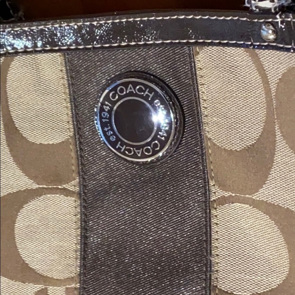 Signature Coach Shoulder Purse Bag Brown Tan - Picture 2 of 11